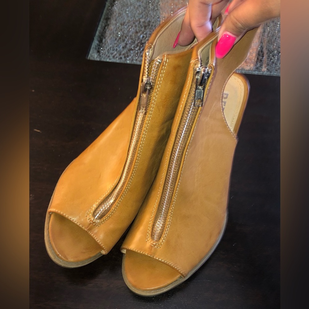 open toe heel sandals